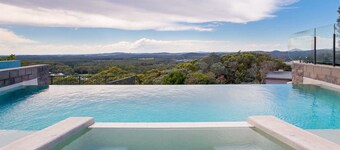 Beach House 7, 26 One Mile Close - air conditioned, wifi, foxtel, linen