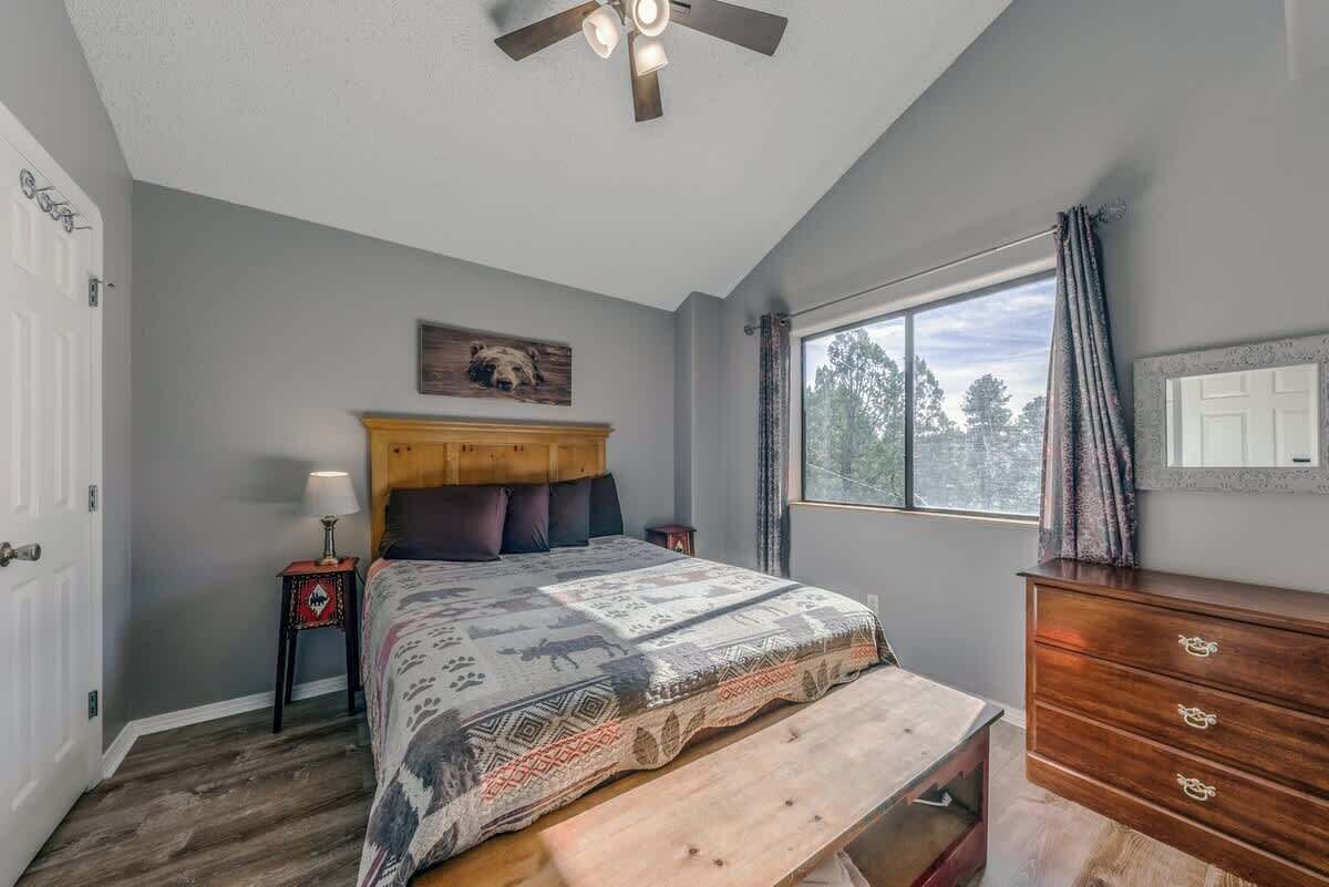 2 bedrooms, iron/ironing board, WiFi (free), bed sheets