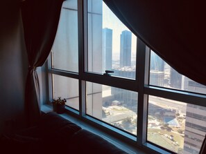 Interior - Watch JBR Fireworks into 2020 from the Balcony! 3 bed 2 bath + parking (Dubai)