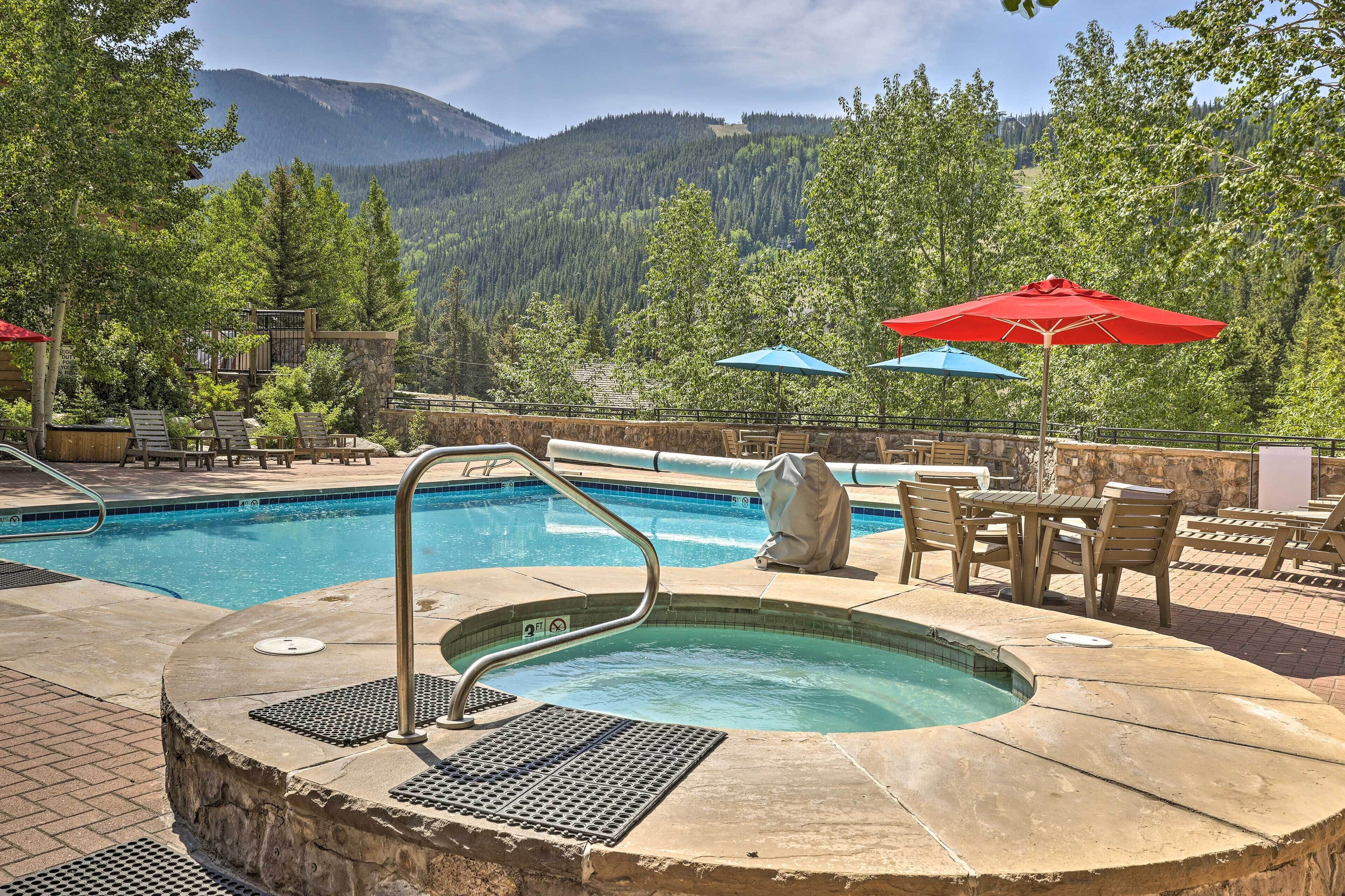 Keystone Ski Condo w/ Mtn View - Walk to Gondola!