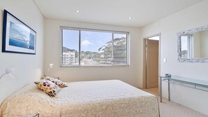 3 bedrooms, iron/ironing board