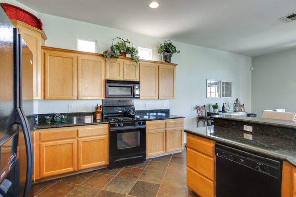 Fridge, microwave, stovetop, dishwasher
