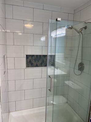 Shower, hair dryer, soap, shampoo - Watch the Waves and Relax. Steps from the Beach! Sunny & Breezy top floor unit. (Ocean City)