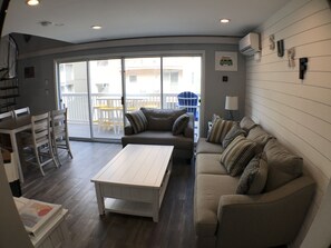 Smart TV, reproductor de DVD, juguetes y libros 