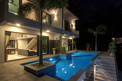 Great Location, Awesome Sea Views and Sunsets!!!!!!