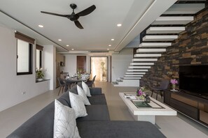 Smart TV - Great Location, Awesome Sea Views and Sunsets!!!!!! (Tambon Karon)