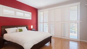 3 bedrooms, iron/ironing board, free WiFi