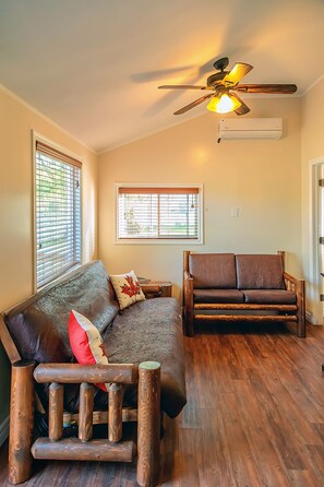 Tv, eldstad och dvd-spelare