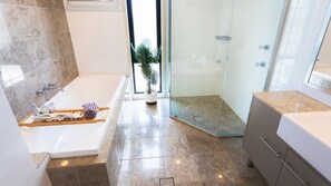 Badewanne, Haartrockner