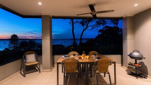 Outdoor dining - Cossies at Corlette  Stunning views & Beach access (Corlette)