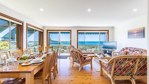 10 Garuwa Street - Fabulous Fingal Bay water views