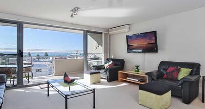Bayview Apartments, 11,42 Stockton Street - Three bedroom unit In the heart of town with air con, lift and secure parking