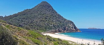 Frangipani, 3/30 Leonard Avenue - great townhouse with air con