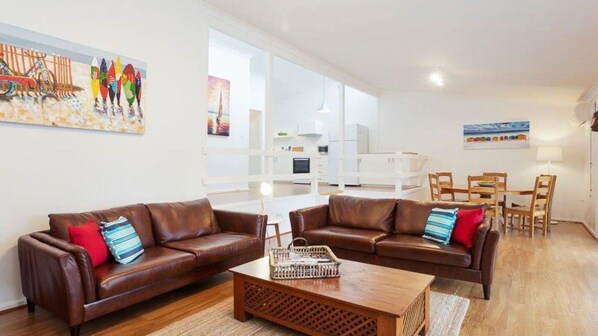 تلفزيون ذكي، كُتُب