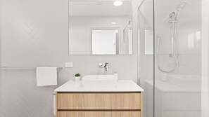 Dusche, kostenlose Toilettenartikel