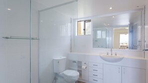 Bathtub, hair dryer