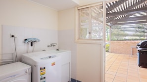 Interior - The Clippers, 3/131 Soldiers Point Road - fabulous waterfront unit (Soldiers Point)