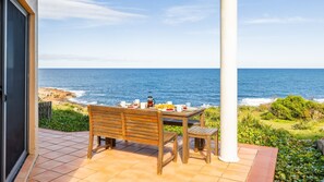 Outdoor dining - Ocean Views, 4 Ocean Street - Absolute Waterfront Retreat at Fishermans Bay (Fishermans Bay)