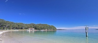 Intrepid, 10/3 Intrepid Close - water views over Shoal Bay Beach