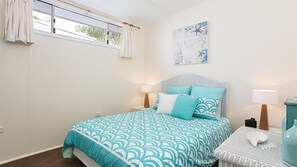 3 bedrooms, iron/ironing board - Casa Martins, 219 Foreshore Drive - Absolute Waterfront House (Salamander Bay)