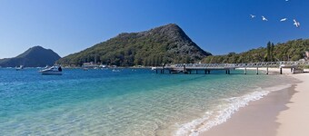 41 Leonard Avenue - boat parking & aircon