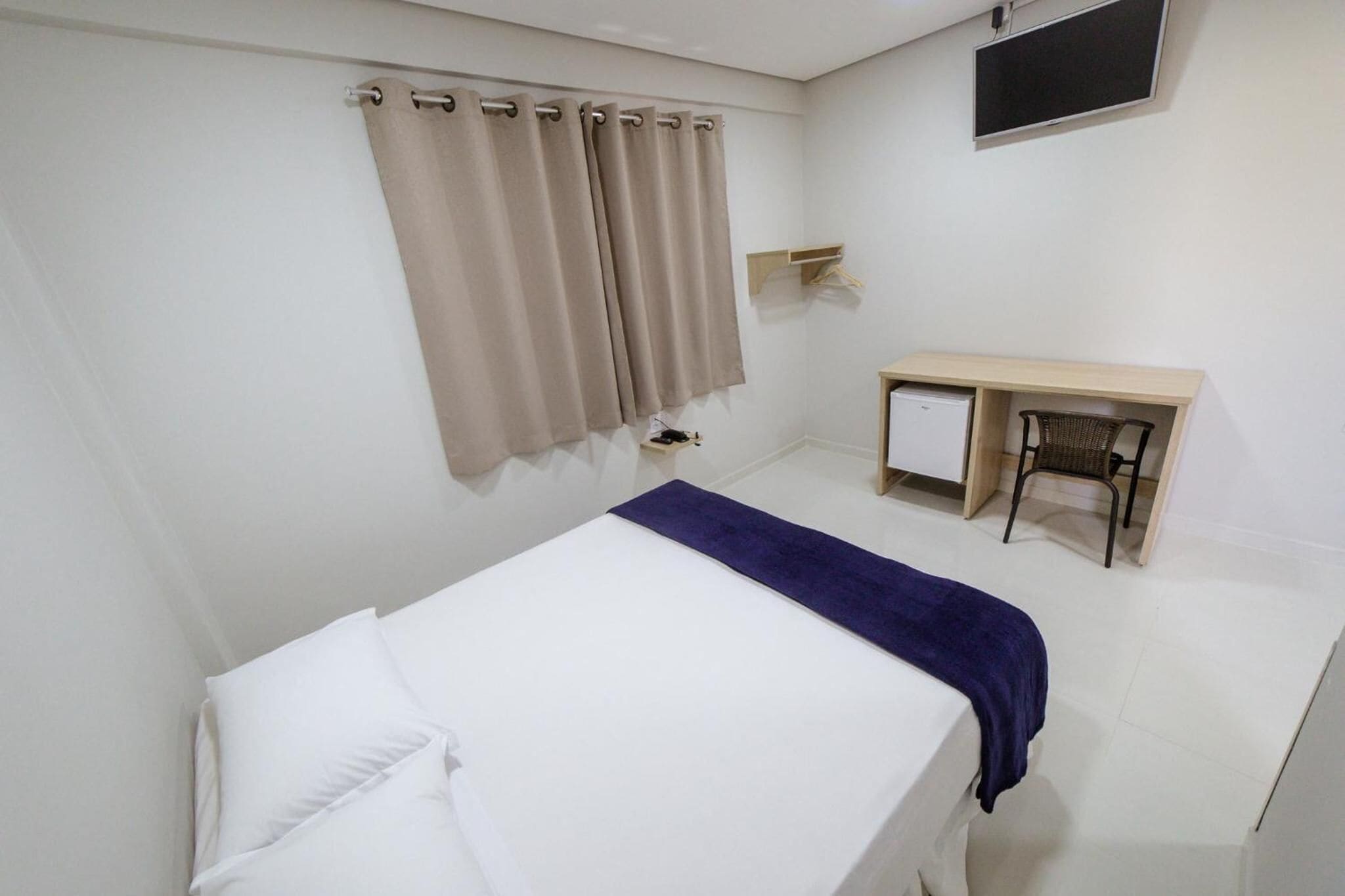 minibar, desk, soundproofing, free wifi