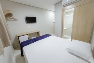 Minibar, escritorio, sistema de insonorización y wifi gratis 