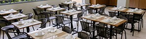 朝食 (ビュッフェ)、毎日提供 (無料)
