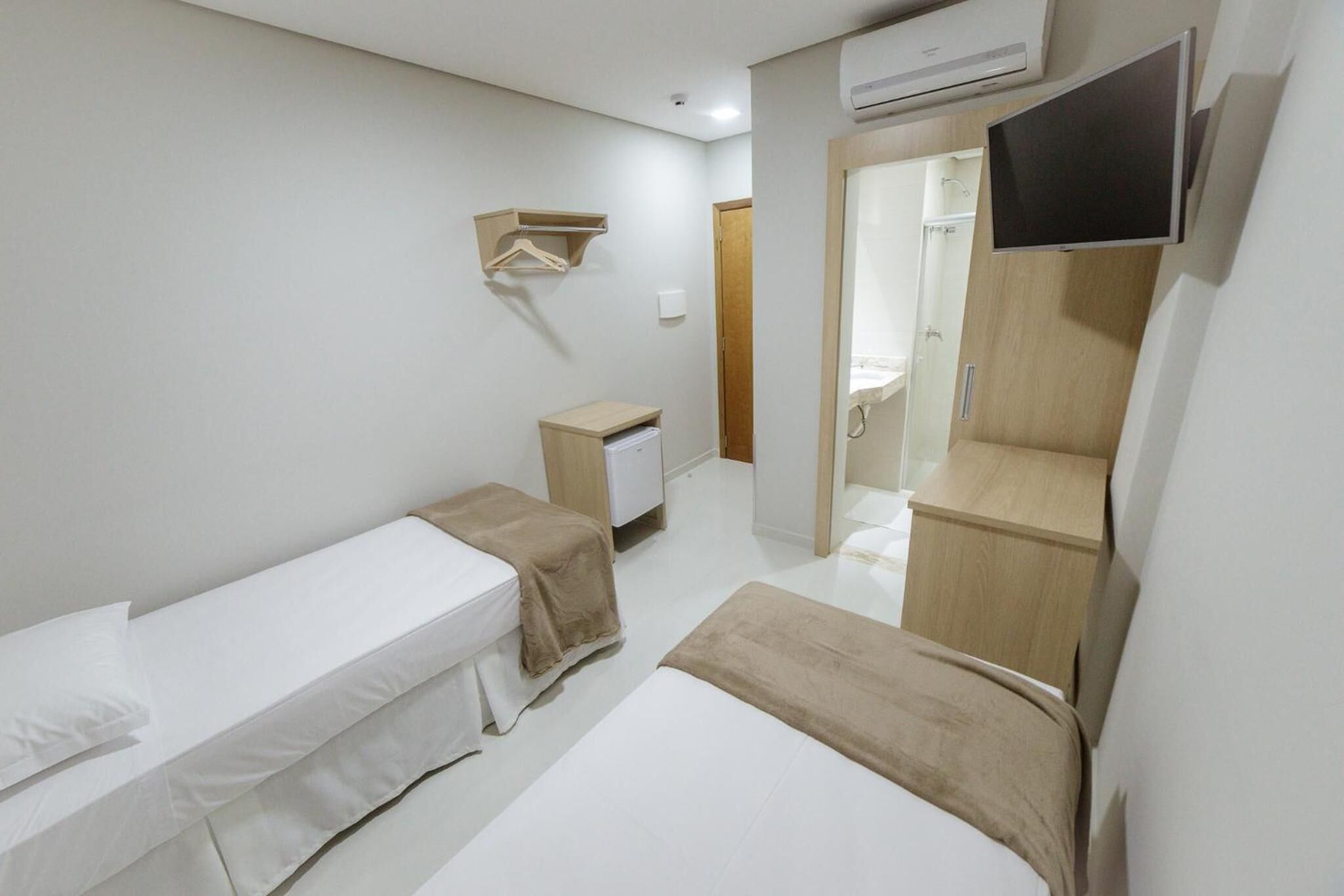 minibar, desk, soundproofing, free wifi