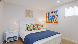 2 bedrooms, iron/ironing board, bed sheets