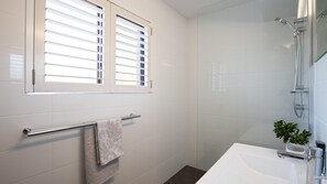 Een douche, een haardroger