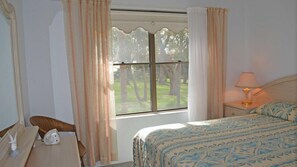 2 bedrooms, iron/ironing board