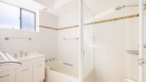 Bathtub