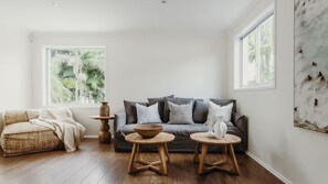 Smart TV, Netflix, streaming services - The Beach House, 25 Tomaree Road - fantastic house with pool, linen (Shoal Bay)