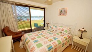 2 عدّة غرف نوم ومكواة/لوح كي