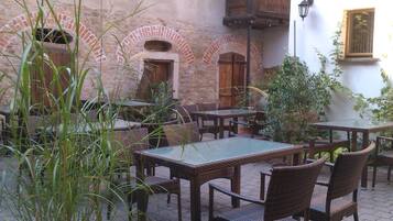 ํ
๋ผ์ค/ํํฐ์ค