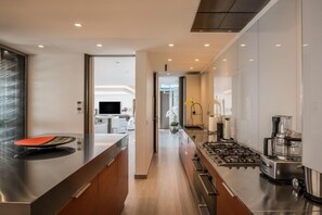 Bếp nấu, máy rửa bát, dụng cụ pha cà phê/trà 