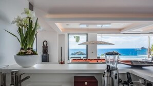 Coffee/tea maker, stovetop, dishwasher, cookware/dishes/utensils - Axel Rocks (St. Barthelemy)