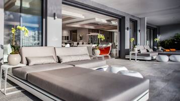 Pemandangan dari properti
