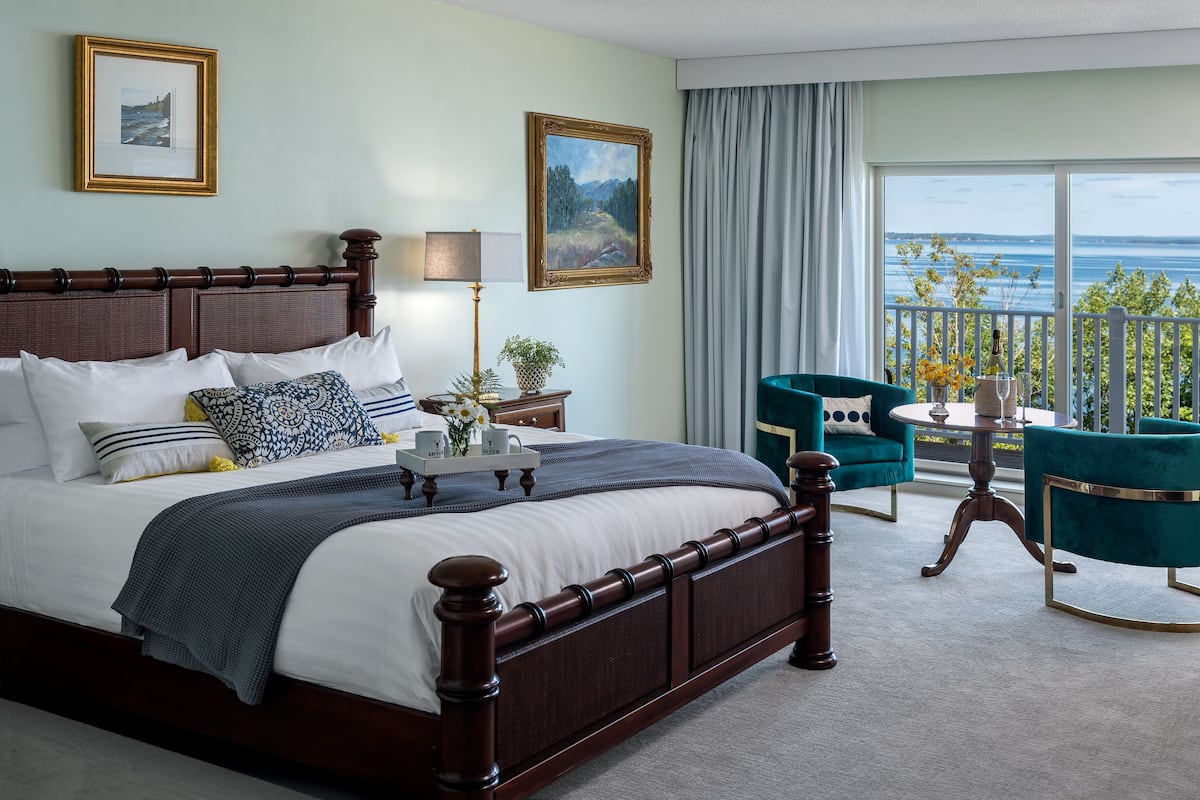 Island Level King | Iron/ironing board, WiFi (free), bed sheets