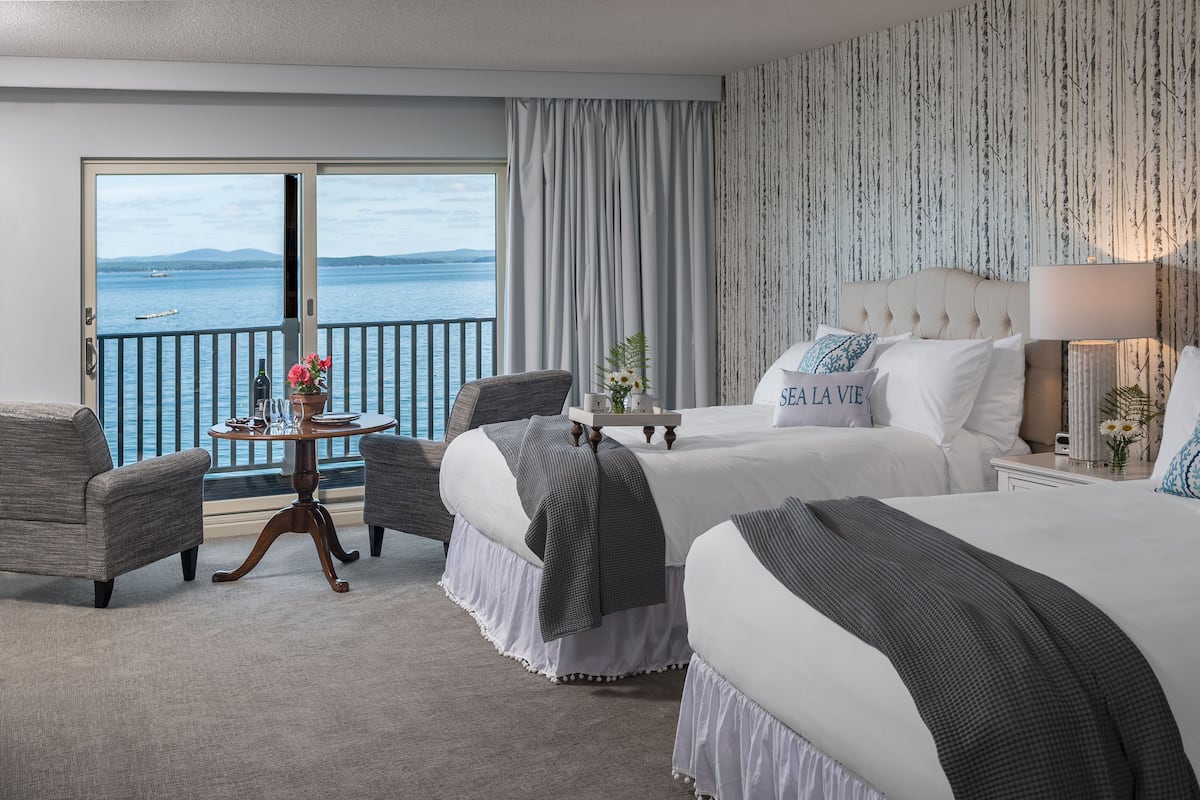 Island Level Two Queens | Iron/ironing board, WiFi (free), bed sheets