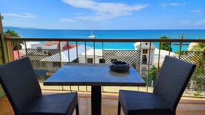 City Studio, 1 King Bed, Ocean View | Terrace/patio