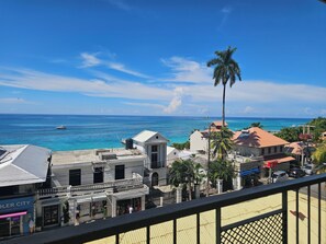 Terrace/patio - Caribic House Hotel (Montego Bay)