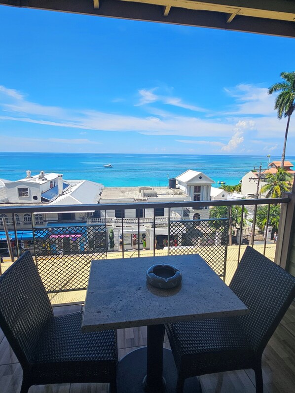 City Studio, 1 King Bed, Ocean View | Terrace/patio