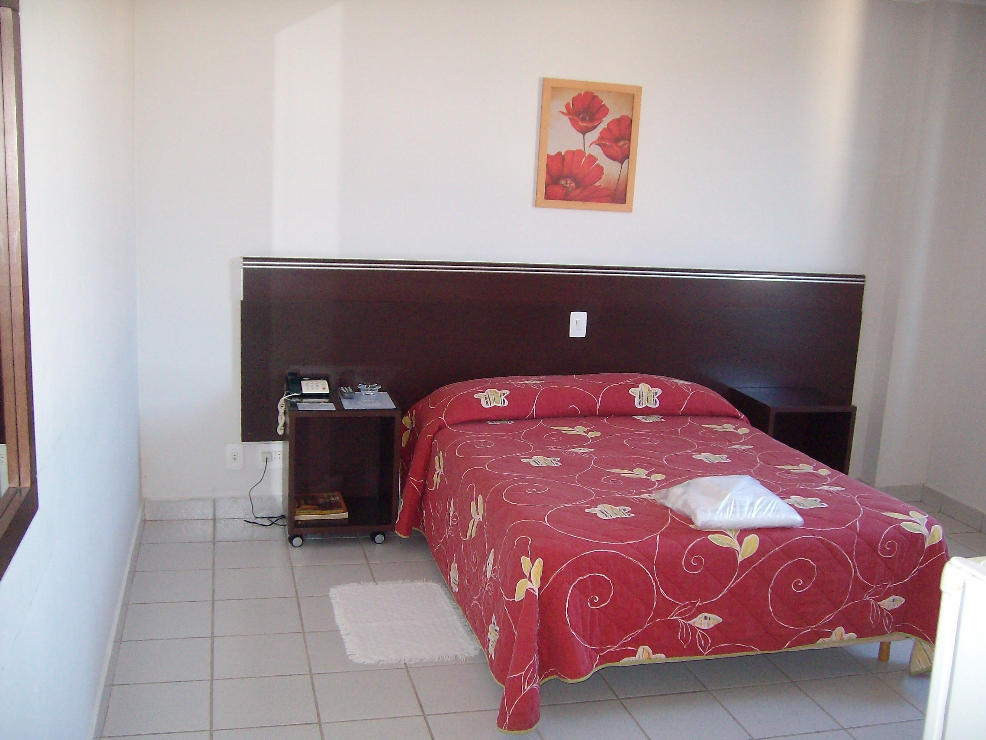 Minibar, desk, free WiFi, bed sheets