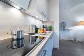 Kühlschrank, Mikrowelle, Geschirrspüler