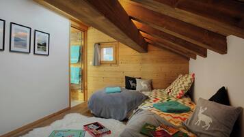 5 chambres, fer et planche à repasser, Wi-Fi, draps fournis