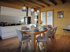 Dining - Chalet Pajules - alpine holiday for 10 in Valmorel, sauna - OVO Network (Les Avanchers-Valmorel)