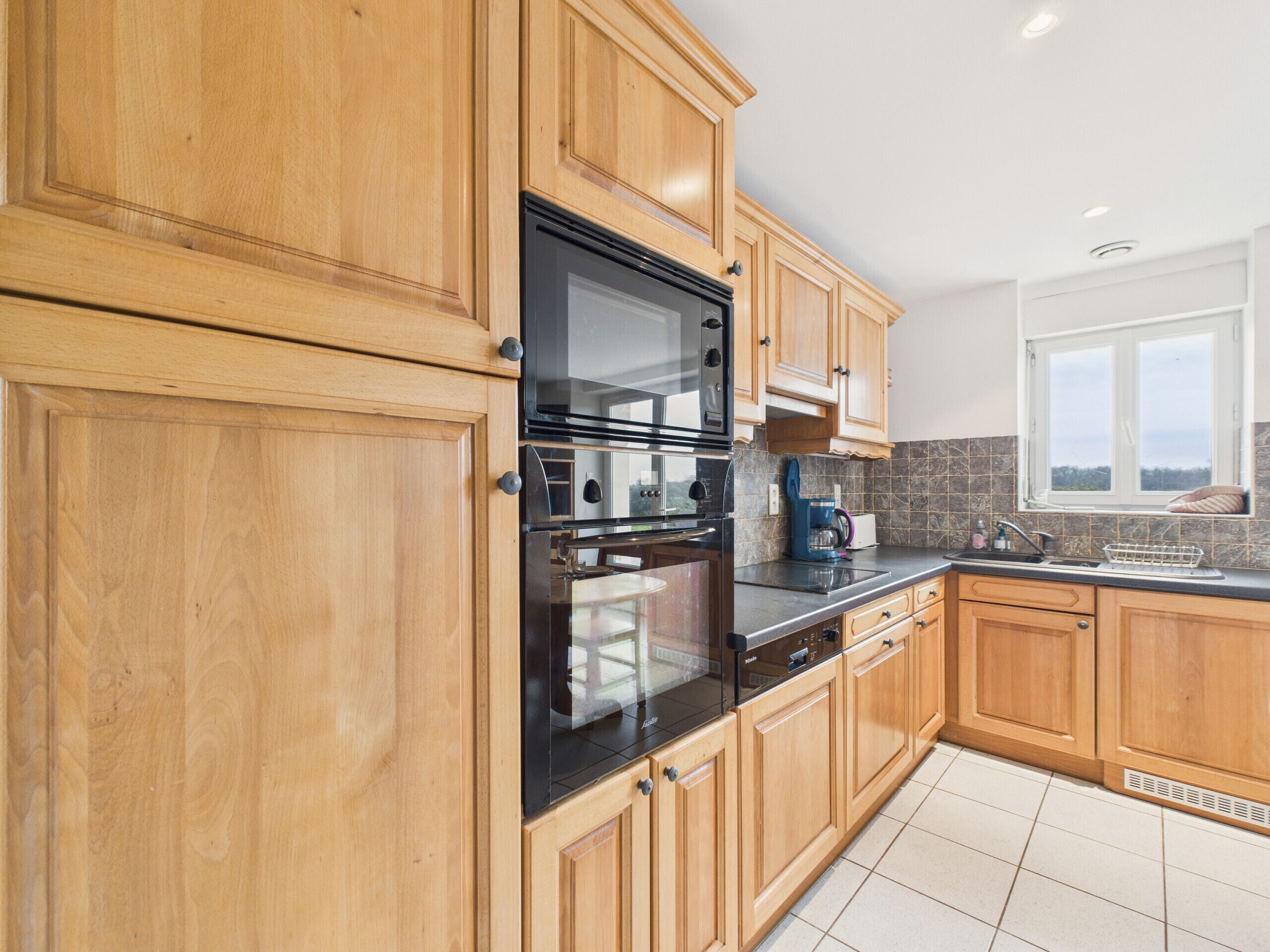 Réfrigérateur, micro-ondes, four, lave-vaisselle