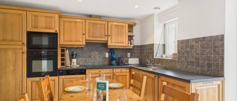 Frigorifero, microonde, forno, lavastoviglie